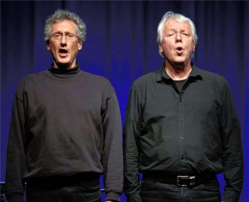 Gemeinsam auf der Priener Bühne: Kabarettist Uli Bauer (links) und Autor Thomas Bogenberger. Foto Berger