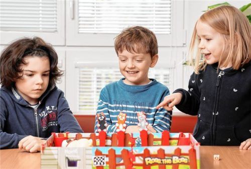 Gemeinsam spielen: Dabei haben Kinder nicht nur Spaß, ganz nebenbei lernen sie auch noch soziale Kompetenzen.