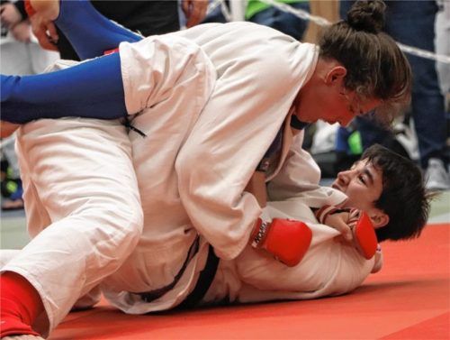 Julian Waurig (unten) vom TSV Bergen holte den ersten Platz der U18. Foto TSV Bergen