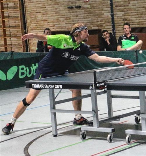 Markus Embacher gewann im Derby die entscheidende letzte Begegnung und sicherte dem SB DJK Rosenheim beim 6:4 Sieg zwei Punkte. Foto Gerhard Erlich