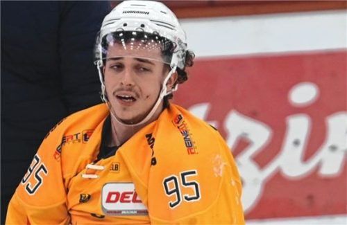 Rayan Bettahar kurz nach dem Check: Augen verdreht und seine linke Gesichtshälfte schon leicht geschwollen.