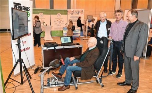 Rund 30 Aussteller stellten ihre Angebote und Dienste für Menschen im Seniorenalter vor. Fotos Schlecker