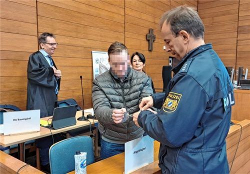 Tag 13 im Prozess um den Fall Hanna am Landgericht Traunstein: Sebastian T. nimmt auf der Anklagebank Platz. Foto Michael Weiser