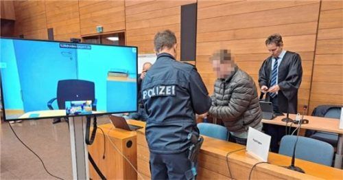 Aussage unter Qualen: Da die Schulfreundin des Angeklagten Sebastian T. sichtlich überfordert war, wurde ihre zweite Vernehmung über Monitor (Foto) übertragen. Beim dritten Mal schwieg sie ganz. Foto Michael Weiser