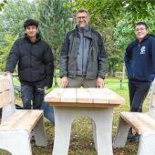 Neue Mosaik-Sitzgruppe für den Conradty-Spielplatz