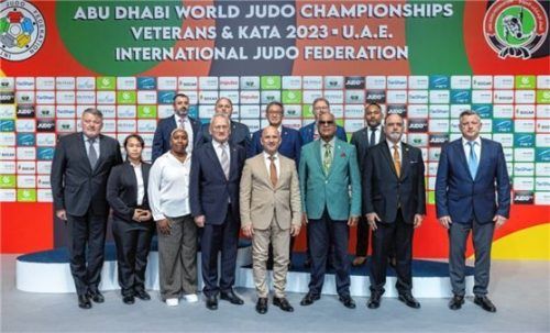 Teodor Pop (rechts) und Denis Weisser (Mitte) waren bei der Organisation der Weltmeisterschaft dabei. Foto IJF