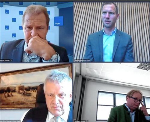 Über Standortfaktoren für Unternehmen unterhielten sich beim Online-Pressegespräch des vbw (von links oben im Uhrzeigersinn): vbw-Pressereferent Andreas Ebersperger, Geschäftsführer Matthias Manghofer aus Altötting, Michael Mißlbeck aus Ingolstadt und Andreas L. Huber, stellvertretender Vorsitzender der vbw-Bezirksgruppe München-Oberbayern.