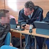 Verdächtige Kratzer an den Armen