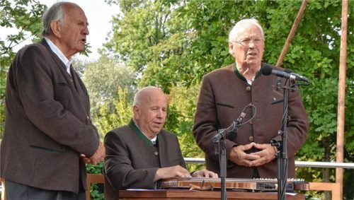 Zusammen sind sie 255 Jahre alt: Sepp Wieland (93) aus Flintsbach, Peter Anderl (78) aus Raubling und Franz Singer (84) aus Großholzhausen.Foto ruprecht