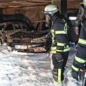 Brennende Container, Feuer und Lebensretter