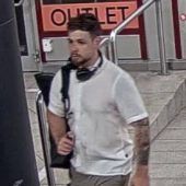 Wer kennt diesen brutalen Schläger?