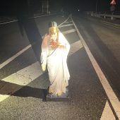 Jesus auf Bundesstraße abgestellt