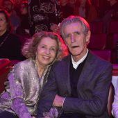 Buntes Farbenspiel bei der Zirkus-Premiere