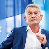 Große Unternehmen arbeiten bereits mit KI oder planen ihren Einsatz