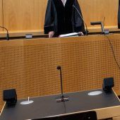 Manipulierte Impfungen: Arzt auf der Flucht