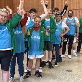 Handicapsportler zeigen aktives Basketballturnier