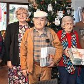 Bürgerstiftung beschenkt Bewohner in Seniorenheimen
