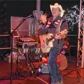 Weihnachtsstimmung zwischen Ronny Nash, Kramperln und Line Dancern