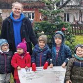 Fußballer spenden an Kindergarten