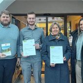 Projektträger der Öko-Modellregion nehmen Förderurkunden an