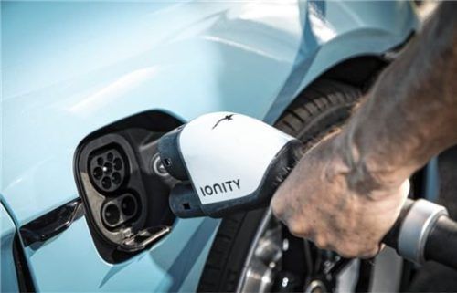 Betrachtet man die Ökobilanz von E-Autos, kommt es auch darauf an, woher der Strom kommt. Foto Autoren-Union Mobilität/Porsche