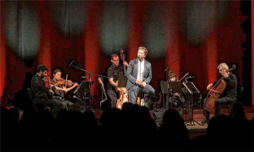 Dem Streichquintett von Miki Kekenj gelang eine wunderbare Neuinterpretation von Joris‘ Liedmaterial.Foto Koppetsch