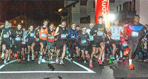 Der Start des Kossmann Nachtlaufs 2022. Auch dieses Jahr ist der Lauf ausgebucht.Foto re