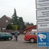 Auf dem Supermarktparkplatz gelten besondere Verkehrsregeln