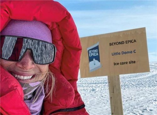Die Rosenheimerin Michaela Mühl (32) ist Klimaphysikerin und Polarforscherin. Seit November ist sie mit einem 16-köpfigen Team in der Antarktis. Foto privat