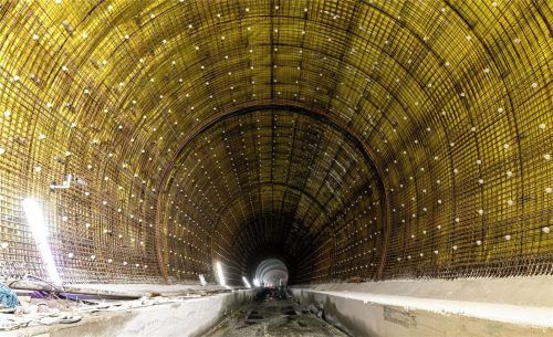 Diese Röhre sucht ihren Anschluss auf deutscher Seite – der Brenner-Basistunnel braucht einen Nordzulauf, die internationalen Zusagen wurden vor Jahren getätigt, der politische Wille ist weiter da. Doch wie der Nordzulauf genau aussehen soll, bleibt weiter hochgradig umstritten. Foto btt-se