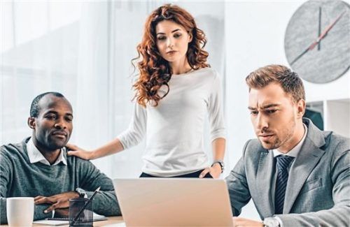 Ein neuer Eigentümer kann nicht schalten und walten, wie er möchte. Die Mietverträge bleiben grundsätzlich bestehen. Foto VitalikRadko/Panthermedia