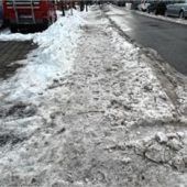 Ärger über eisige und ungeräumte Gehwege