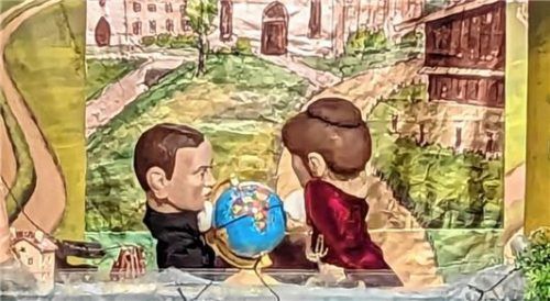 Erfolgreiche Premiere des Kasperltheaters „Hiatamadl“ von Dorle Dengg. Weitere Spieltermine sind die Samstage, 2., 9., 16. und 23. Dezember, jeweils um 15.30 Uhr. Karten gibt es an der Theaterkasse oder unter Telefon 08033/7139 sowie per E-Mail an info@kieferer-puppentheater.de und unter www.kieferer-puppentheater.de.