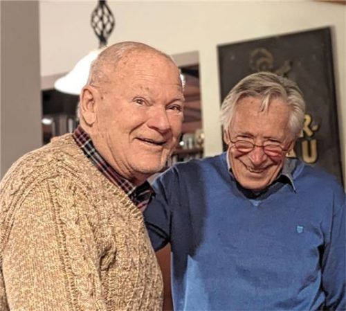 Für 40 Jahre Mitgliedschaft ehrte (rechts) Vorsitzender Karl Hegele Klaus Schiffmann. Fotos Hegele