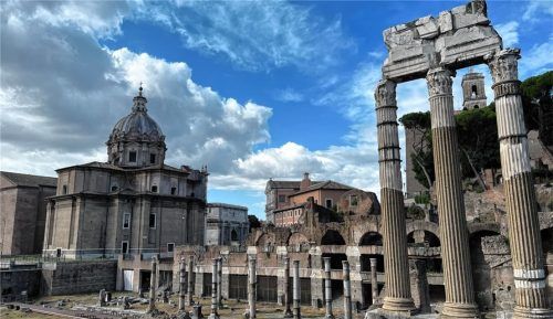 Heiligtum des alten Roms und damals Mittelpunkt des politischen, wirtschaftlichen, kulturellen und religiösen Lebens: das Forum Romanum. Fotos Karin Zehentner