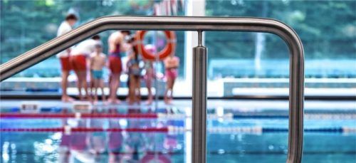 Im Lehrschwimmbecken in Westerndorf St. Peter war es einige Tage deutlich kälter als sonst – trotz zahlreicher Kurse für Kinder. Foto dpa