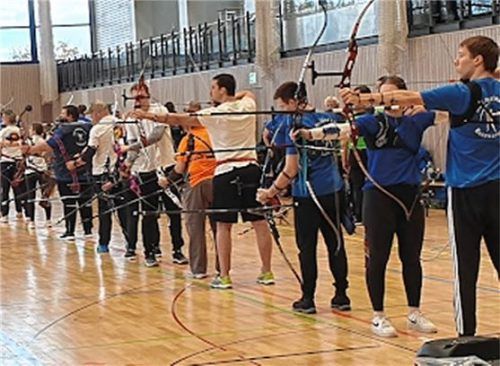 Insgesamt 104 Bogenschützen waren bei der Gaumeisterschaft Halle in Heufeld vertreten.Foto SG Edelweiß