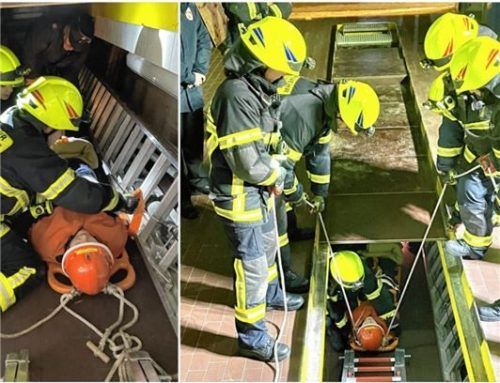 Komplexe Rettungsaktion: Die Feuerwehr-Prüflinge mussten eine Person patientenschonend durch Einsatz von Steckleiterteilen aus einer Grube retten.