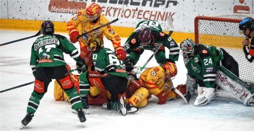 Mächtig rund ging es in dieser Szene vor dem Rosenheimer Gehäuse.Foto Franz Ruprecht