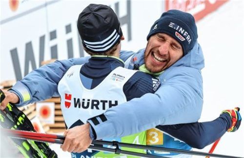 Medaillen-Emotionen zum Abschied: Jonas Dobler (rechts) beendete die Karriere mit WM-Bronze.Foto dpa/Daniel Karmann