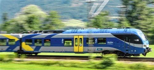 Mit dem MVV können Fahrgäste nun bis in den Chiemgau durchfahren. Foto MVV GmbH/dpa/Matthias Balk