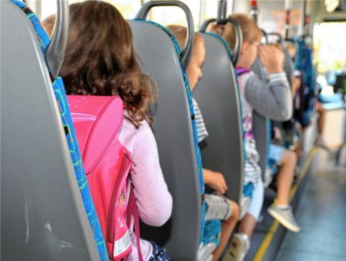 Mit der Einführung des 365-Euro-Tickets MVV spart sich der Landkreis Rosenheim Kosten bei der Schülerbeförderung in Millionenhöhe.Foto dpa