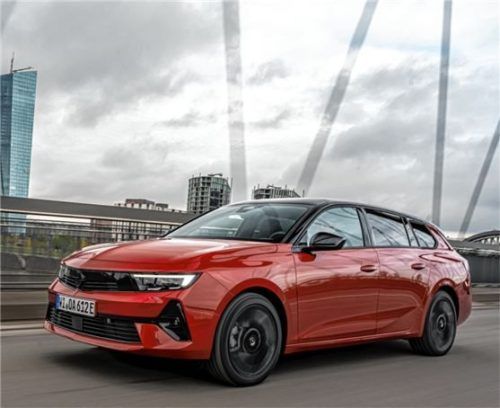 Opel Astra Sports Tourer Electric. Foto Autoren-Union Mobilität/Opel