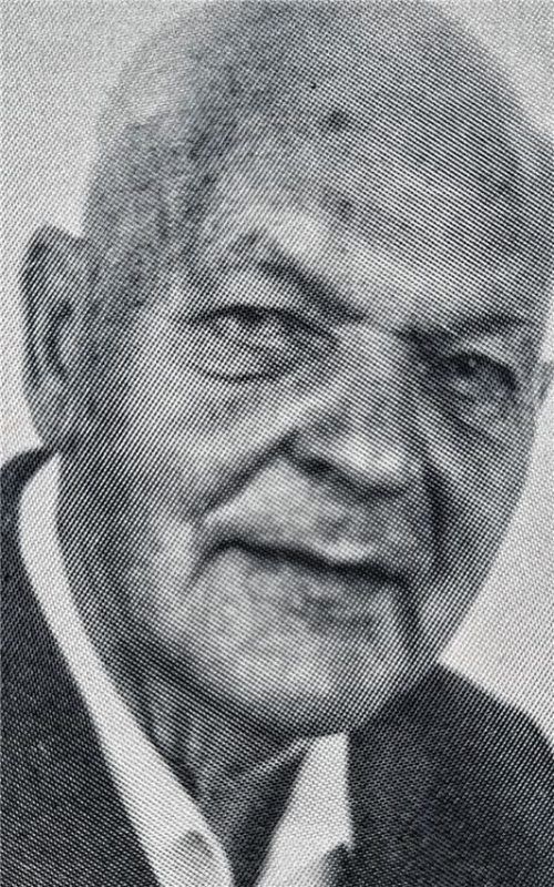 Pfarrer Josef Schneller (Bild aus einer Festschrift von 1993) steht im Verdacht, in Babensham zwischen Mitte der 1960er- und 1970er-Jahre Kinder sexuell missbraucht zu haben. Foto Weithofer/Repro Rieger