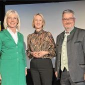 „Mehrgenerationensport – Fit für 100 Jahre“ gewinnt Sonderpreis