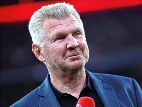 Stefan Effenberg am Mikrofon: Der frühere Nationalspieler ist nach seiner Karriere mittlerweile als Experte gefragt.Foto dpa/Tom Weller