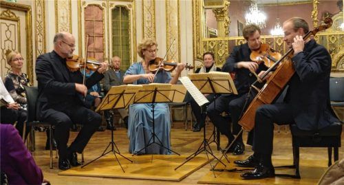 Trotzte den Wetterunbilden: Das Mandelring Quartett spielte am Samstagabend in Neubeuern.Foto füchtner