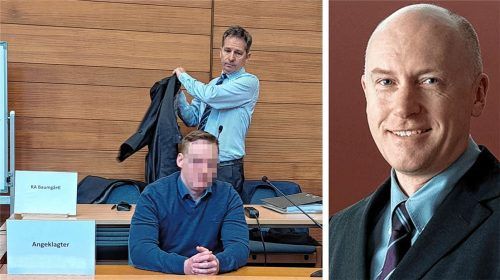 Unfall oder Gewalttat? Da sind Verteidiger Harald Baumgärtl (links stehend) und seine Mitstreiter anderer Ansicht als Nebenklägeranwalt Walter Holderle. Foto Weiser/re