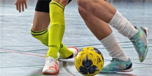 Viele Tore fielen bei den letzten Vorrundenturnieren um die Nachwuchs-Hallenkreismeisterschaft. Foto Hans-Joachim Bittner