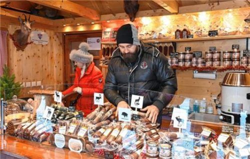 Vom Rentier bis zum heimischen Hirsch gibt es bei der Wildhütte von Luciano Baron von Wittken-Jungnik allerlei Wildspezialitäten.